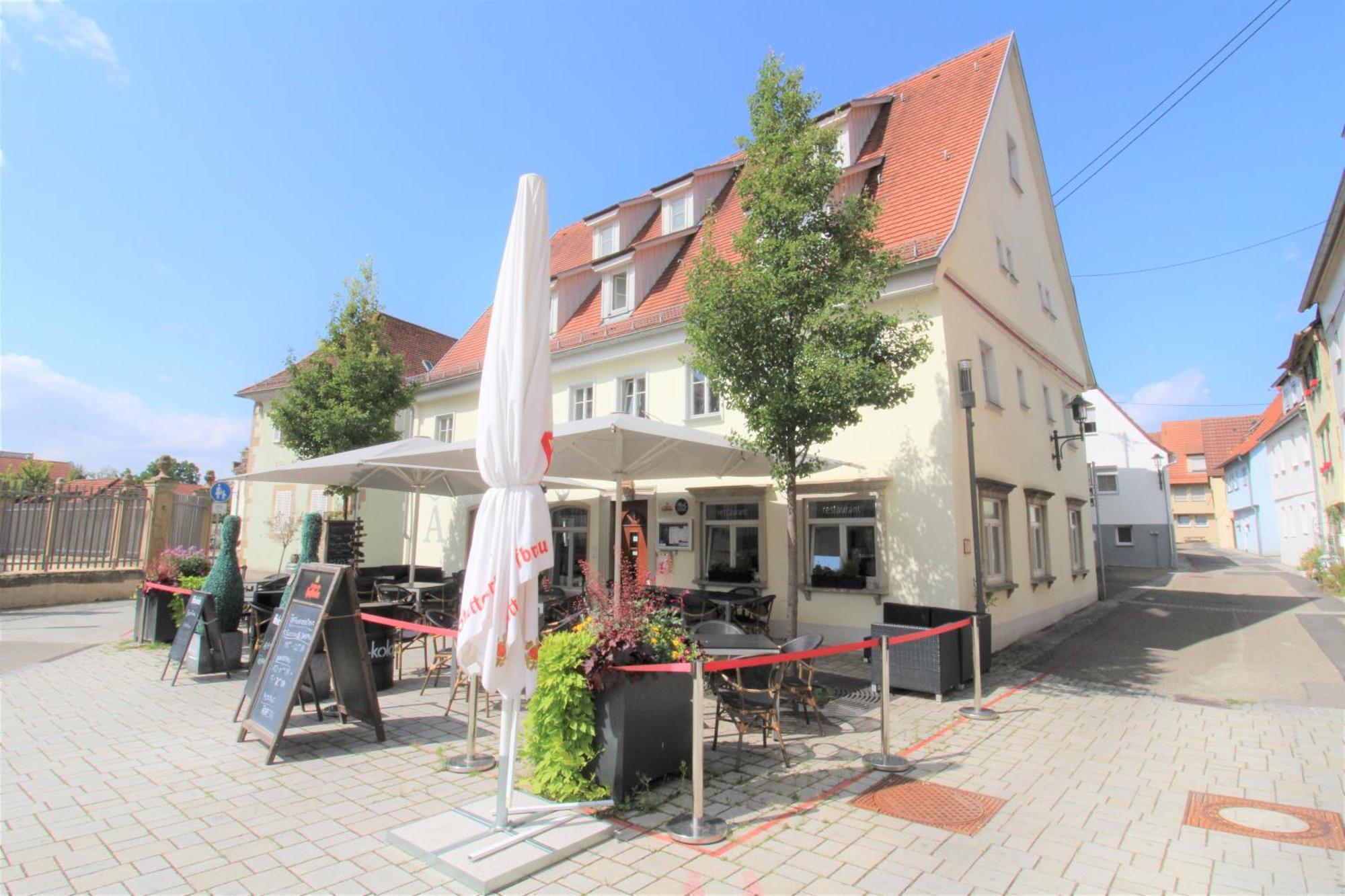 Hotel Adler Am Schloss Bonnigheim Экстерьер фото
